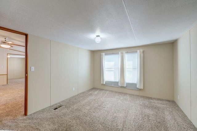 2810 192nd Rd, Winfield, KS 67156