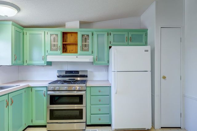 2810 192nd Rd, Winfield, KS 67156