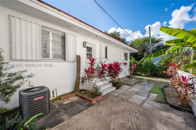 1704 S Le Jeune Rd, Coral Gables, FL 33134