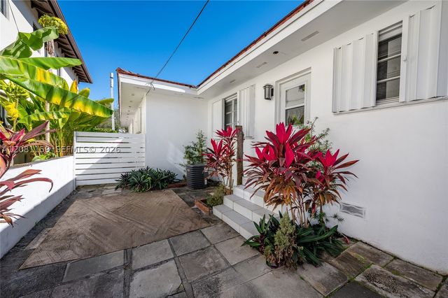 1704 S Le Jeune Rd, Coral Gables, FL 33134
