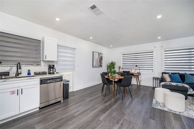 1704 S Le Jeune Rd, Coral Gables, FL 33134