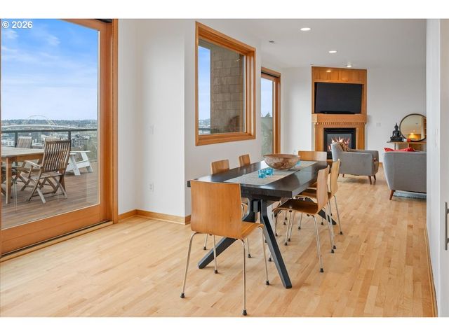 1262 Nw SUMMIT Ave, Portland, OR 97210