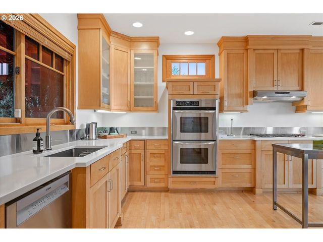 1262 Nw SUMMIT Ave, Portland, OR 97210