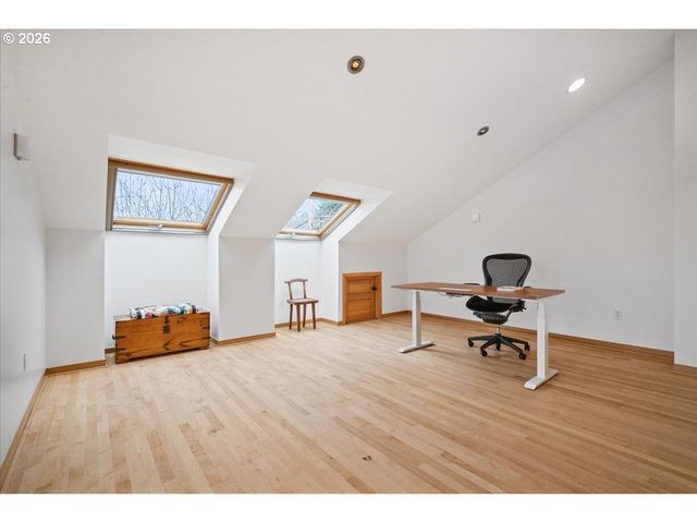 1262 Nw SUMMIT Ave, Portland, OR 97210