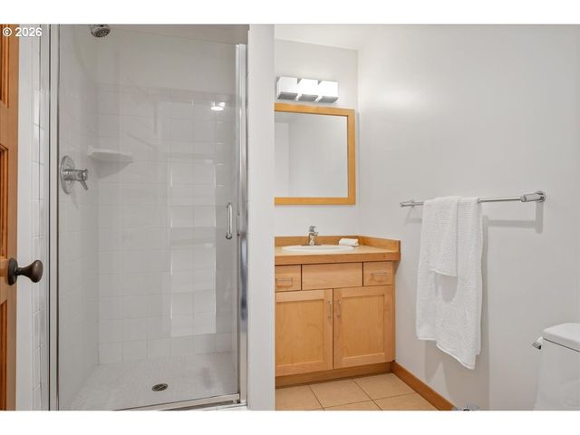 1262 Nw SUMMIT Ave, Portland, OR 97210