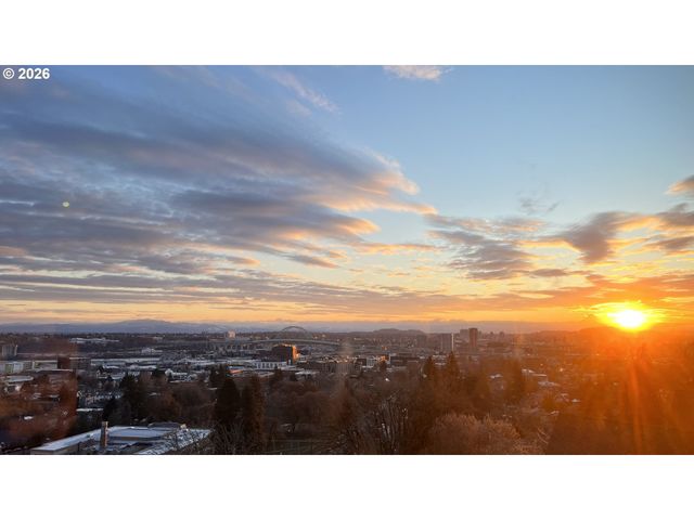 1262 Nw SUMMIT Ave, Portland, OR 97210