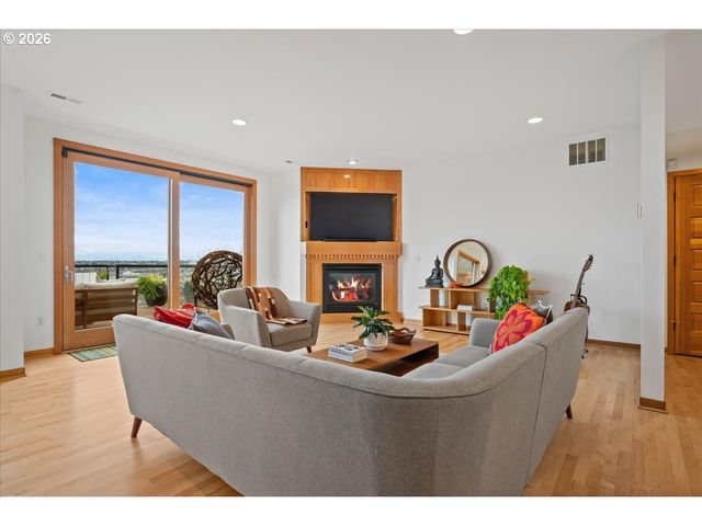 1262 Nw SUMMIT Ave, Portland, OR 97210