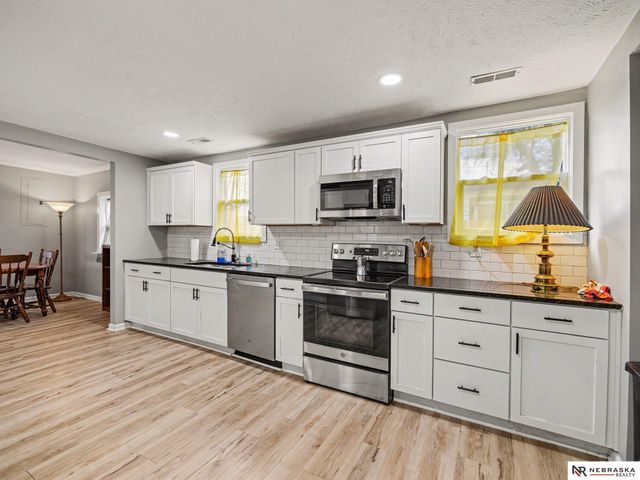 613 4th Avenue, Plattsmouth, NE 68048
