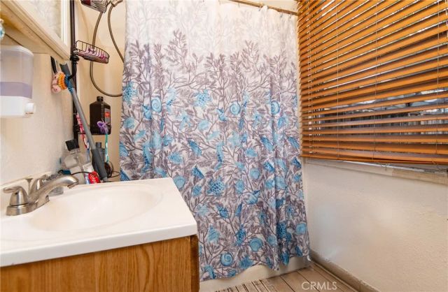 8995 Victoria Avenue, South Gate, CA 90280