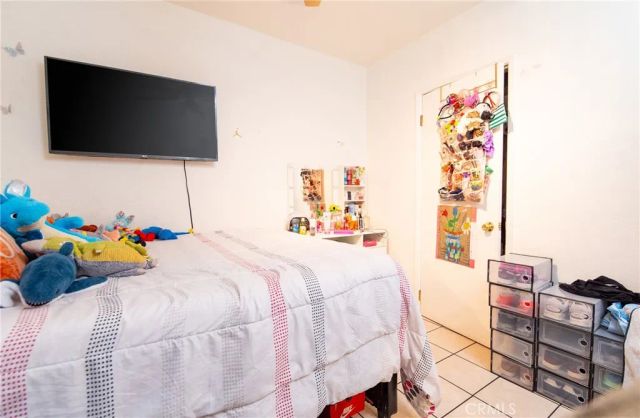 8995 Victoria Avenue, South Gate, CA 90280