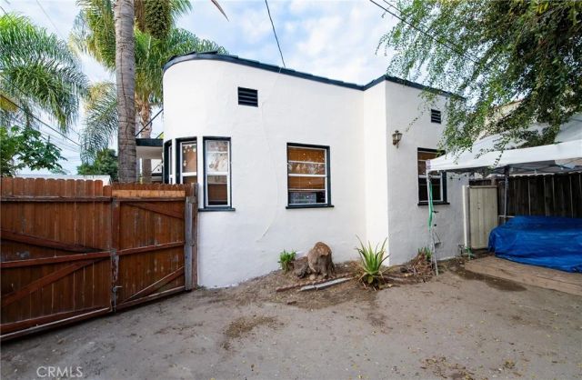 8995 Victoria Avenue, South Gate, CA 90280