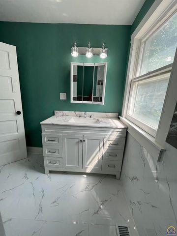 634 Lincoln ST, Emporia, KS 66801