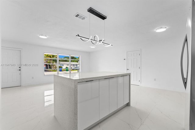 2701 Nassau Dr, Miramar, FL 33023