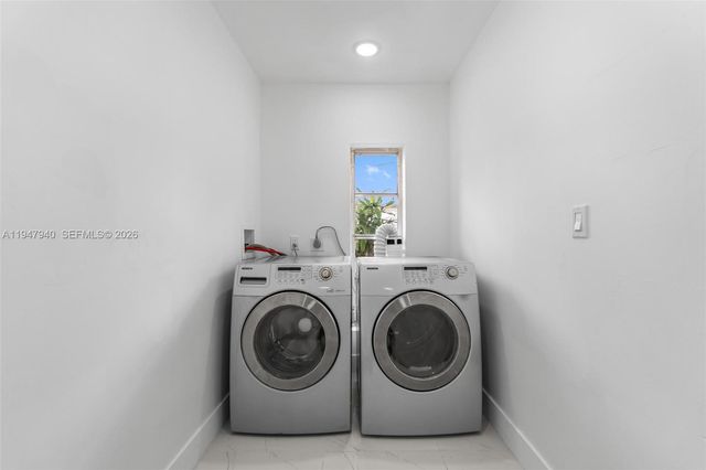 2701 Nassau Dr, Miramar, FL 33023