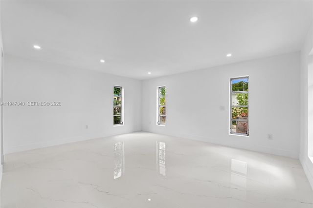 2701 Nassau Dr, Miramar, FL 33023