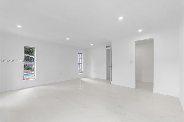 2701 Nassau Dr, Miramar, FL 33023