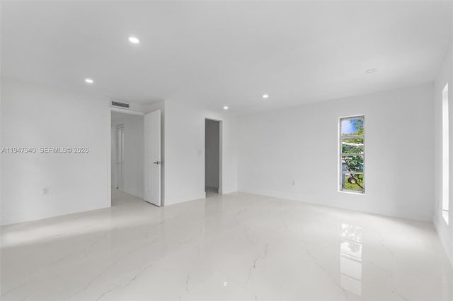 2701 Nassau Dr, Miramar, FL 33023