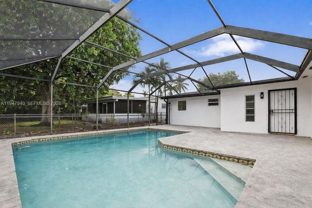 2701 Nassau Dr, Miramar, FL 33023