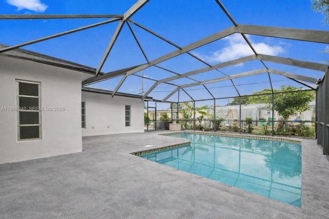 2701 Nassau Dr, Miramar, FL 33023