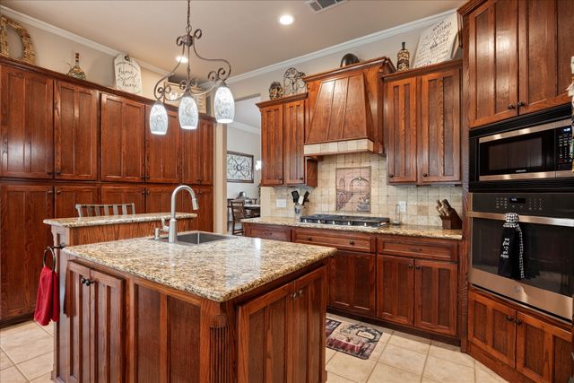 7404 Fox Fire Court, Granbury, TX 76049
