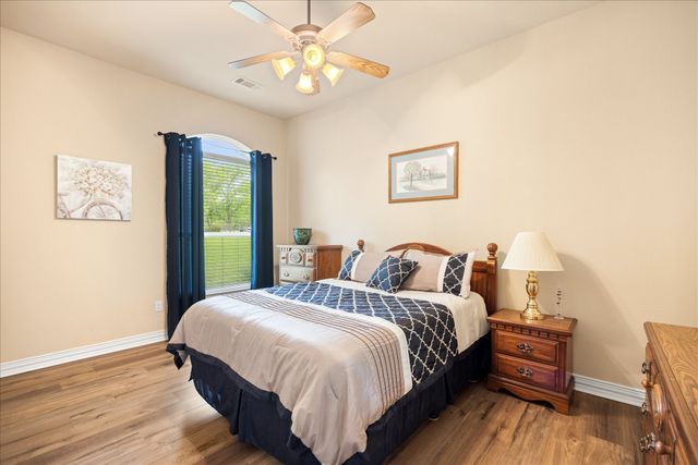 7404 Fox Fire Court, Granbury, TX 76049
