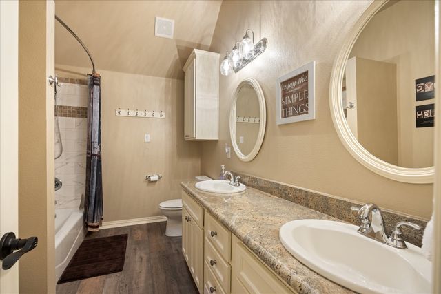 7404 Fox Fire Court, Granbury, TX 76049