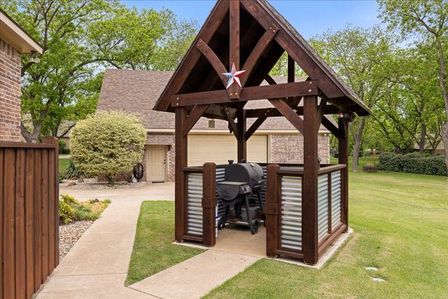 7404 Fox Fire Court, Granbury, TX 76049