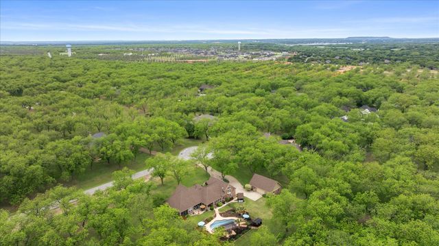 7404 Fox Fire Court, Granbury, TX 76049