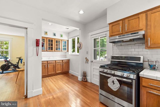 322 SAINT DUNSTANS RD, Baltimore, MD 21212