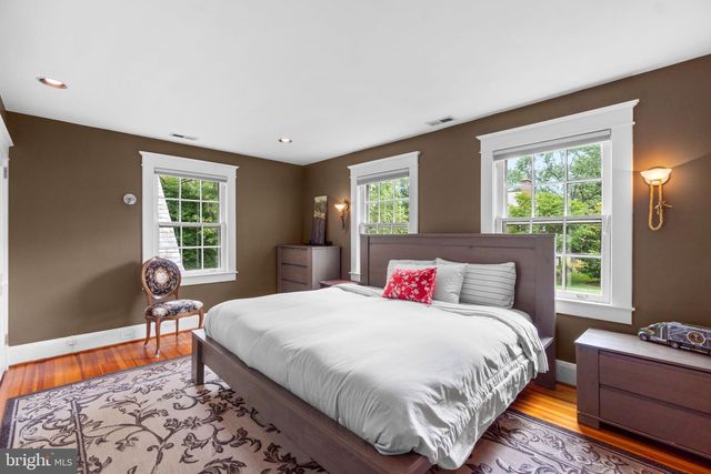 322 SAINT DUNSTANS RD, Baltimore, MD 21212