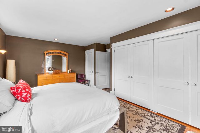 322 SAINT DUNSTANS RD, Baltimore, MD 21212