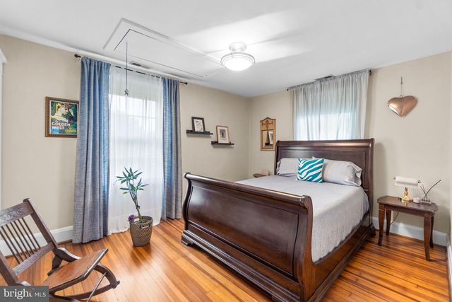 322 SAINT DUNSTANS RD, Baltimore, MD 21212