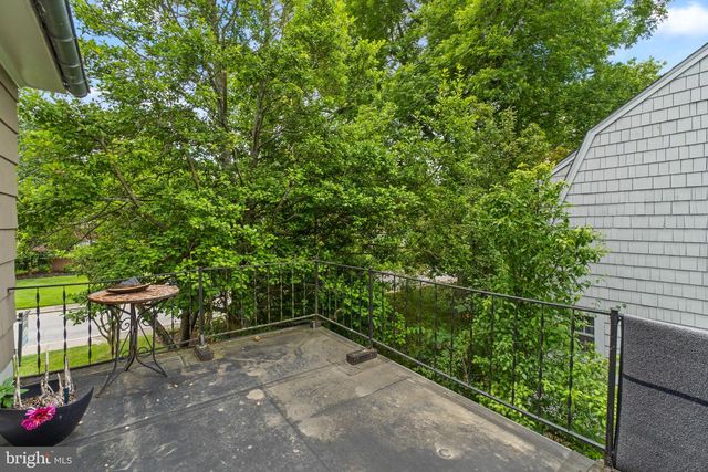 322 SAINT DUNSTANS RD, Baltimore, MD 21212