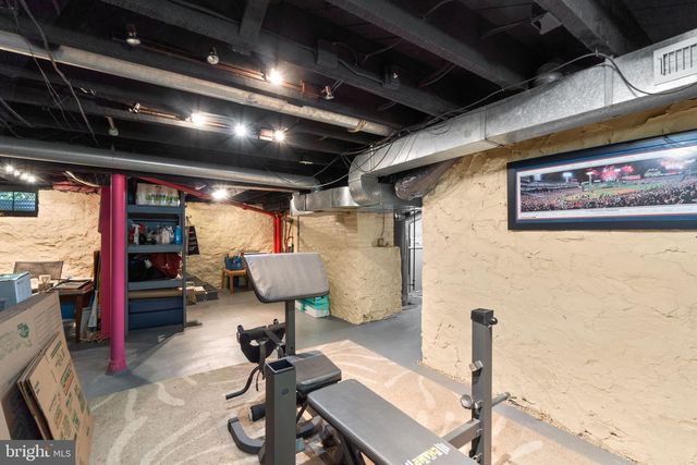 322 SAINT DUNSTANS RD, Baltimore, MD 21212