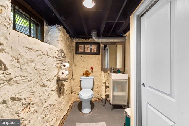 322 SAINT DUNSTANS RD, Baltimore, MD 21212