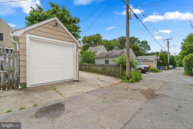322 SAINT DUNSTANS RD, Baltimore, MD 21212