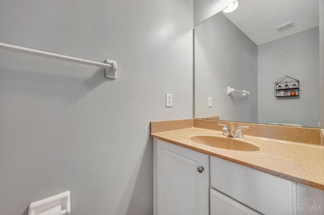 10750 Carolina Pines Drive, Harrison, OH 45030