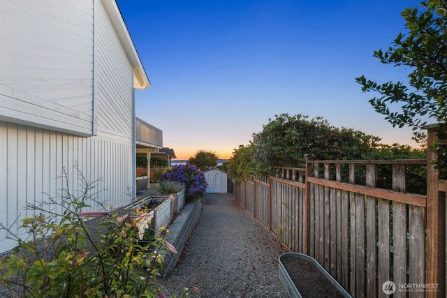9929 76th Street SW, Lakewood, WA 98498