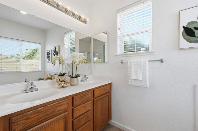 660 Bramblewood Avenue, Lathrop, CA 95330