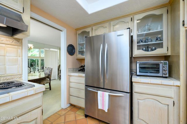 1527 N View Drive, Westlake Village, CA 91362