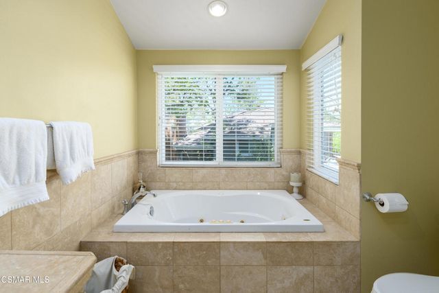 1527 N View Drive, Westlake Village, CA 91362