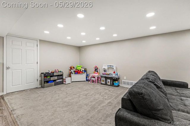 8520 Alper Street, Westland, MI 48185