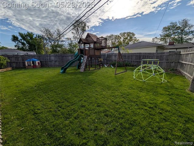 8520 Alper Street, Westland, MI 48185