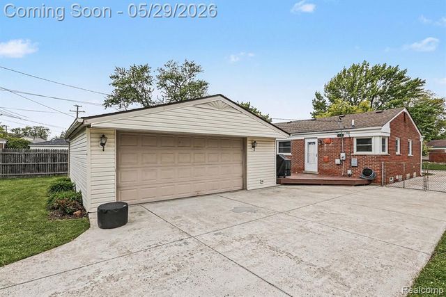 8520 Alper Street, Westland, MI 48185