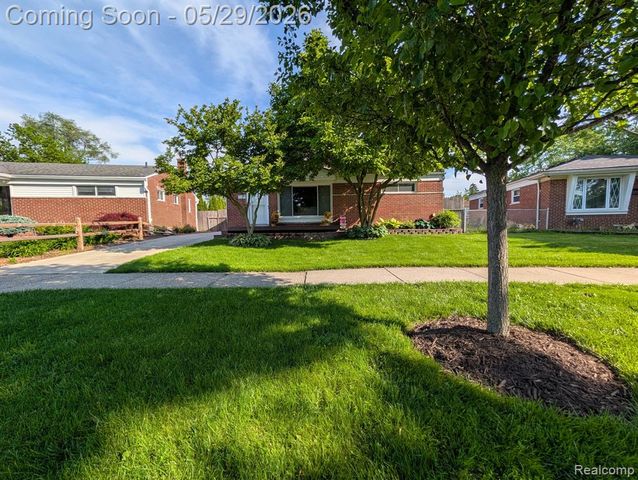 8520 Alper Street, Westland, MI 48185