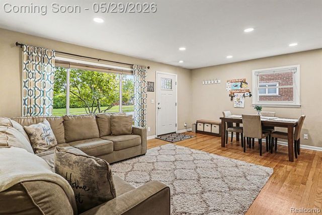 8520 Alper Street, Westland, MI 48185