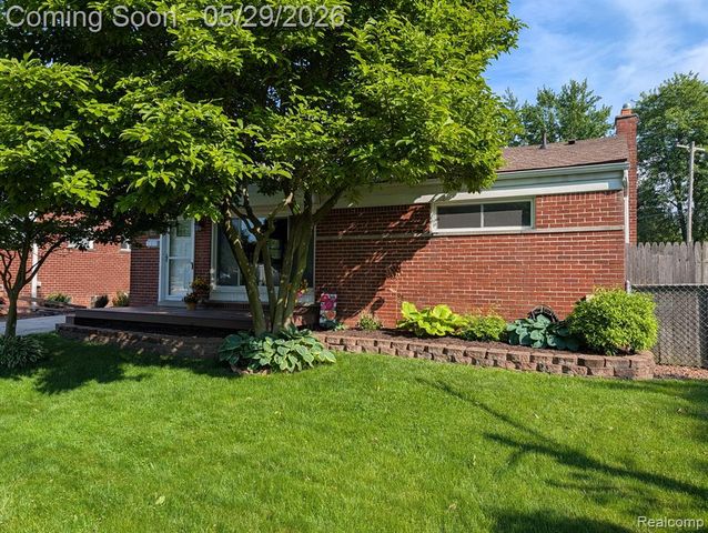 8520 Alper Street, Westland, MI 48185