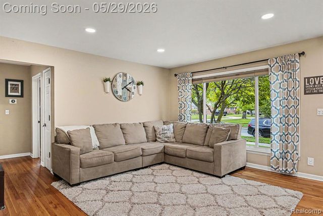 8520 Alper Street, Westland, MI 48185