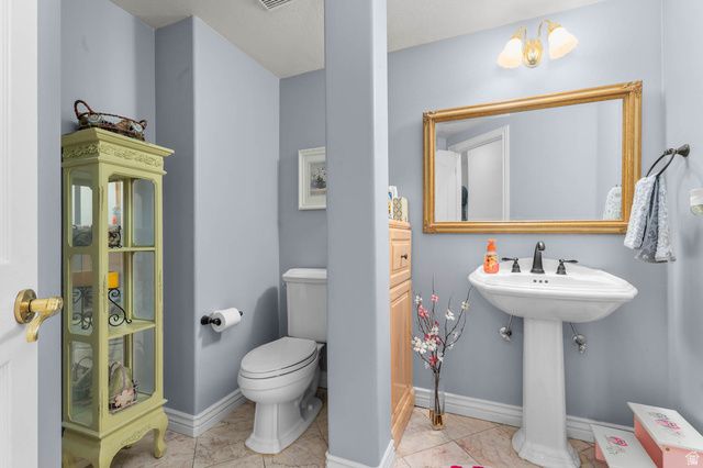 876 E HIGH COUNTRY DR, Orem, UT 84097