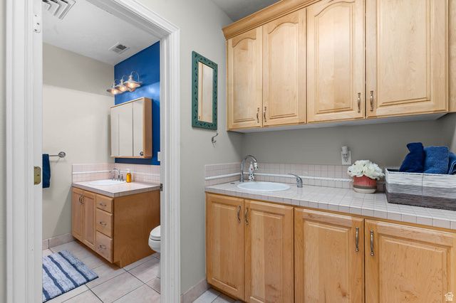 876 E HIGH COUNTRY DR, Orem, UT 84097
